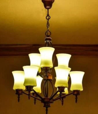 The advantages and disadvantages of different material chandelier how to clean and maintain crystal chandelier The advantages and disadvantages of different material chandelier how to clean and maintain crystal chandelier
