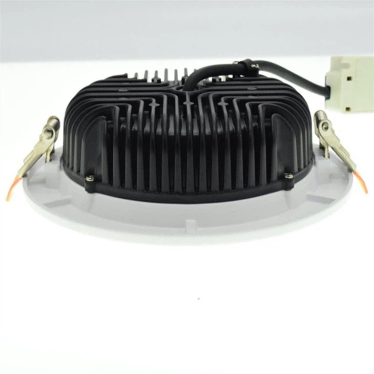 40 mm iškirpti apatiniai žibintai