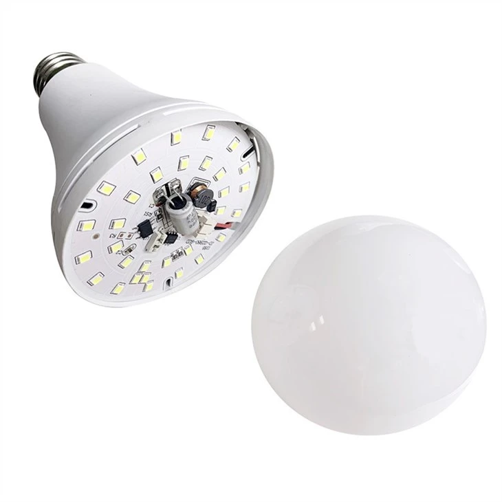 smart bulb with battery backup detail